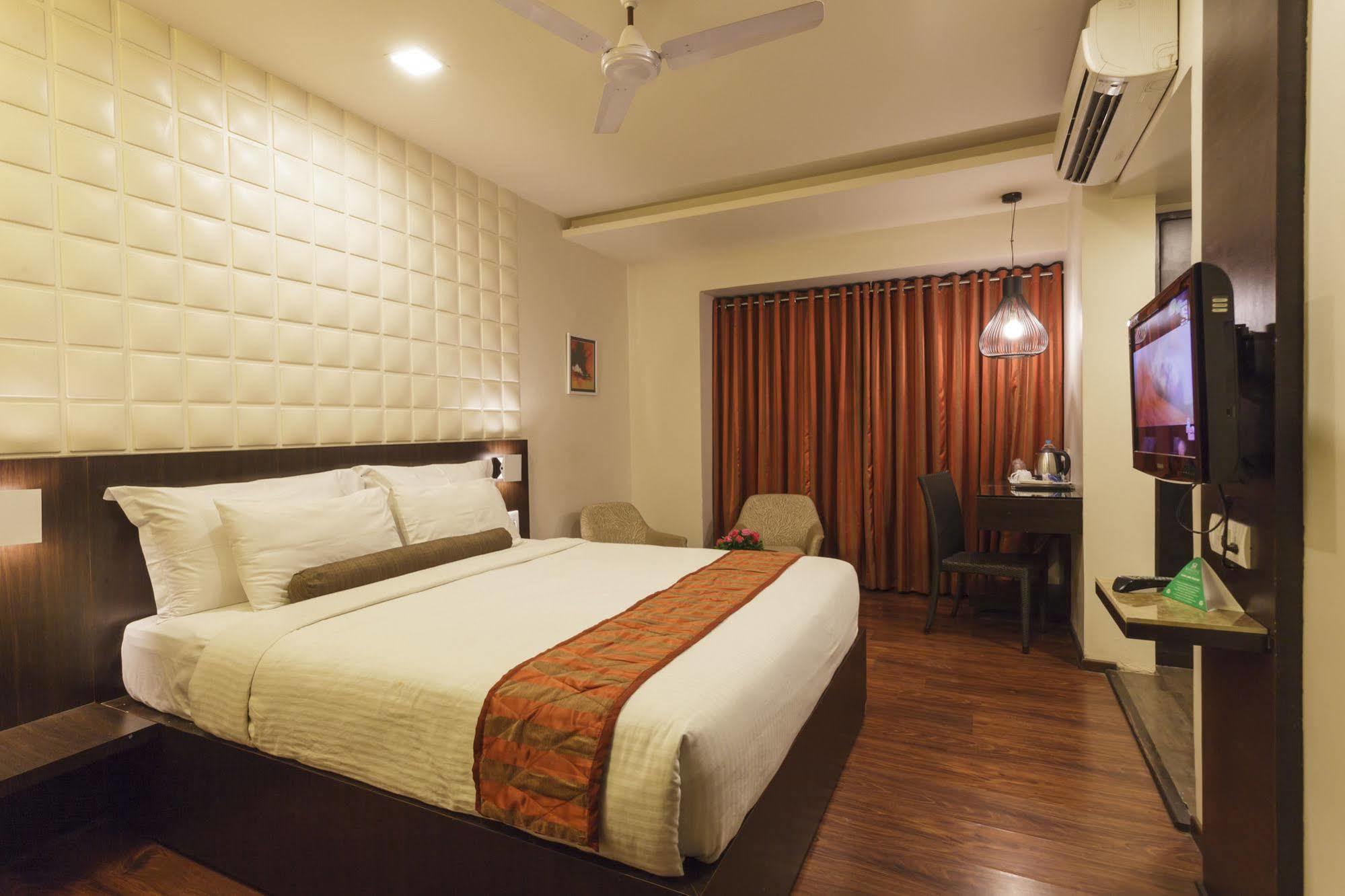 Citrus Hotel Kolhapur Exterior foto